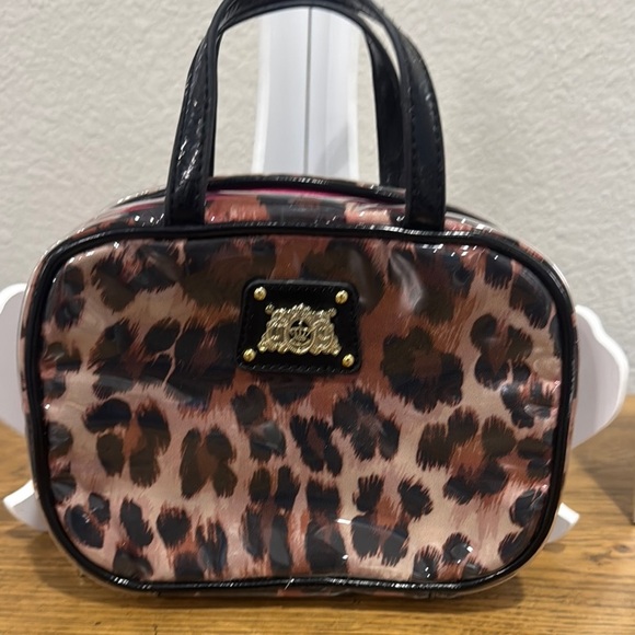 JUICY COUTURE animal Print Makeup Case/ Travel Bag / Toiletries - Picture 1 of 11